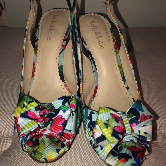 KELLY & KATIE COLORFUL BLUE HOT PINK GREEN SANDALS - Picture 2 of 8